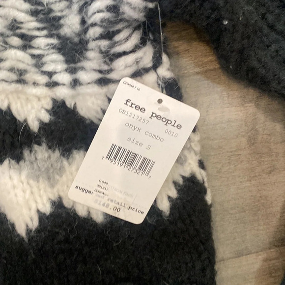 NWT Free People Alpine Cropped Pullover in Onyx Combo Sz Small - Picture 4 of 6